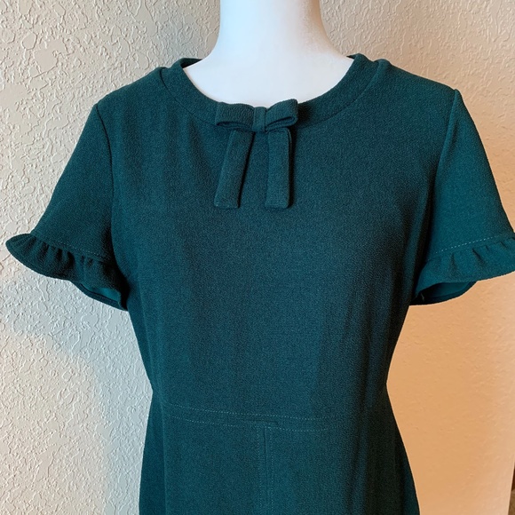 Karl Lagerfeld Dresses & Skirts - Karl Lagerfeld Short Sleeve Green Dress with Bow